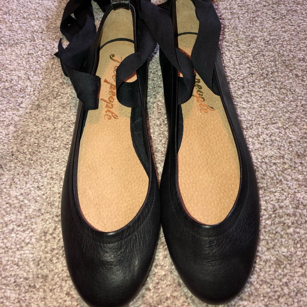 NEW with tags Free People ballet flats .